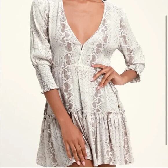 Kivari Snake Print Ruffle Mini Dress Button Front Short Sleeve White Size XS - Picture 1 of 10